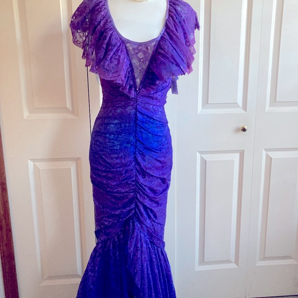 Mermaid Lace Gown - Picture 1 of 5